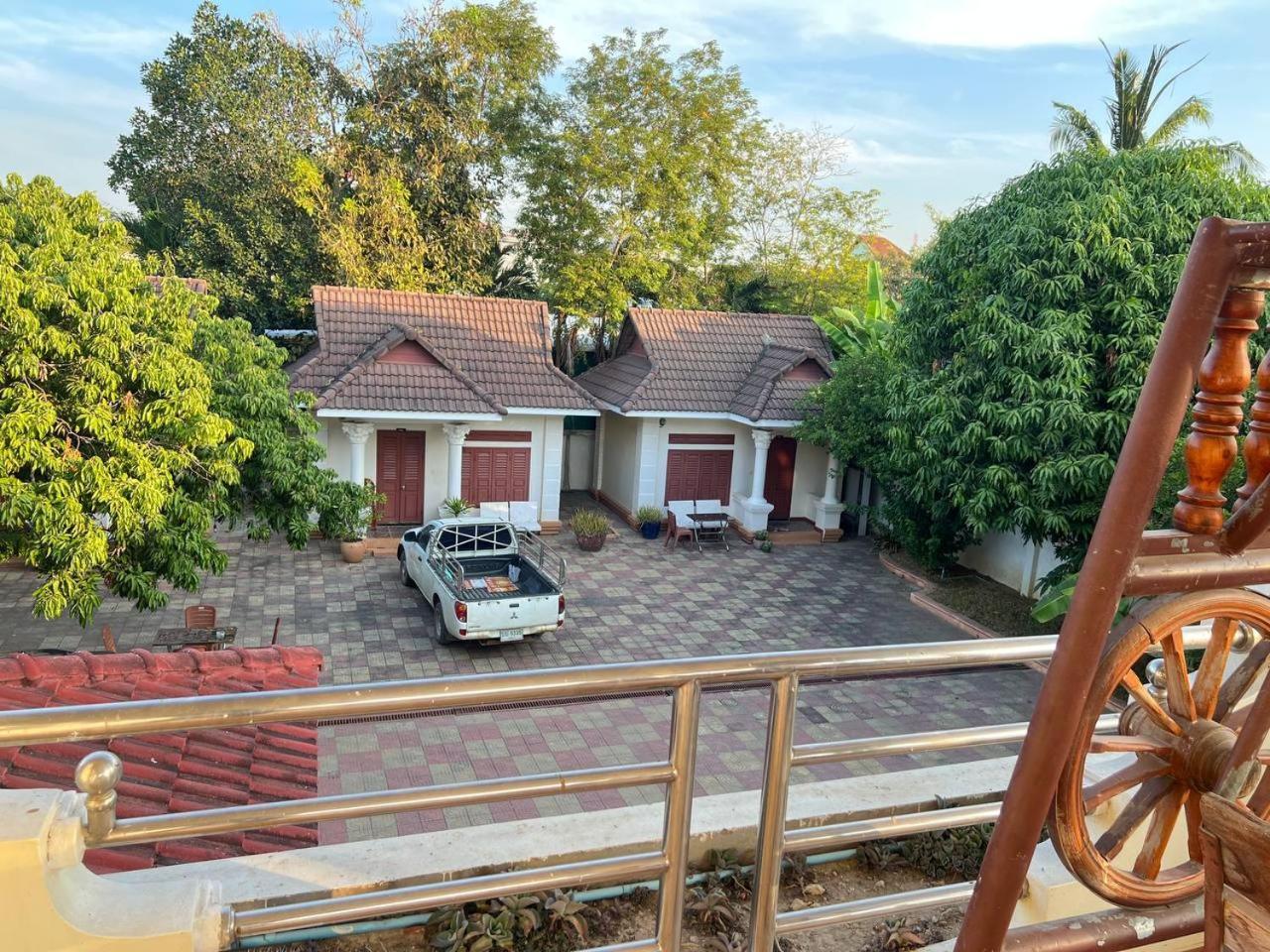 Lotus Blanc Homestay Villa Battambang Exterior foto